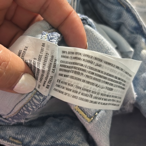 Abercrombie & Fitch Light Blue Distressed Denim Shorts - Picture 4 of 5